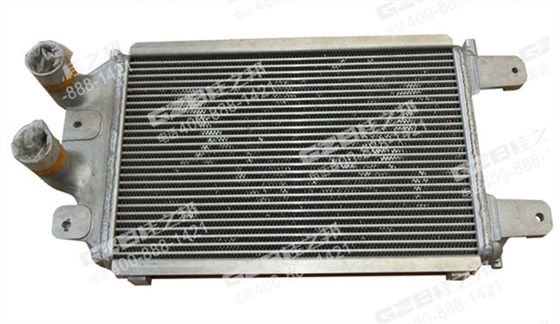 三一挖掘機(jī)中冷器