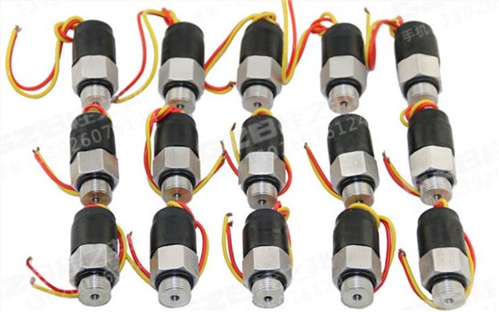 徐工135挖掘機(jī)配件