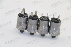 原裝三一、柳工挖掘機(jī)繼電器配件,挖掘機(jī)繼電器大全,繼電器批發(fā)供應(yīng)挖機(jī)配件批發(fā)市場(chǎng)