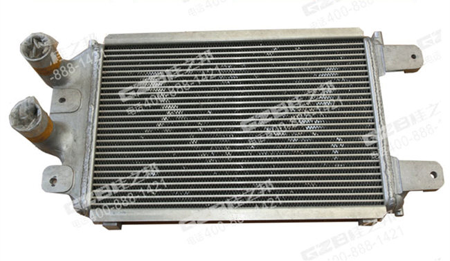 三一挖掘機(jī)中冷器