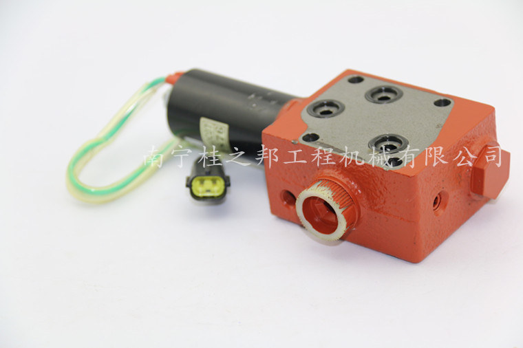 原裝川崎柳工925挖掘機(jī)比例伺服閥