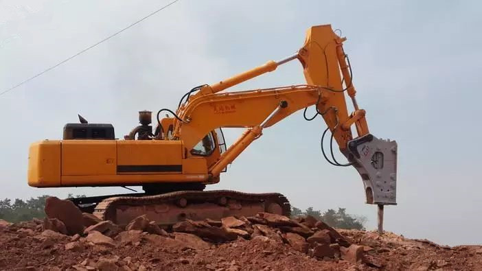 濟(jì)寧挖掘機(jī)配件|濟(jì)寧配件批發(fā)顧老板與桂之邦共創(chuàng)輝煌