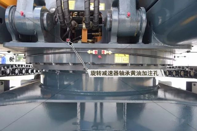 挖掘機(jī)回轉(zhuǎn)